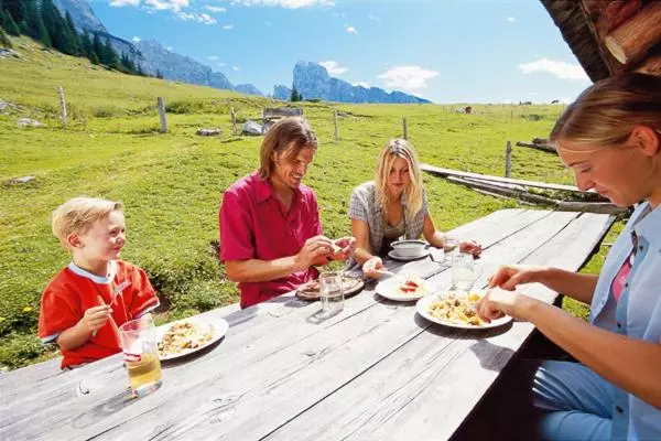 ホテル Alpenhof Annaberg