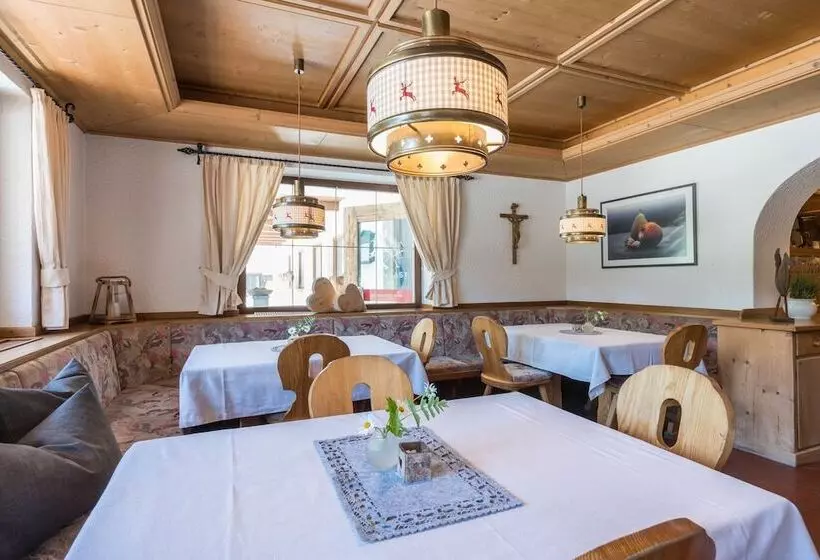 Отель Alpenrast