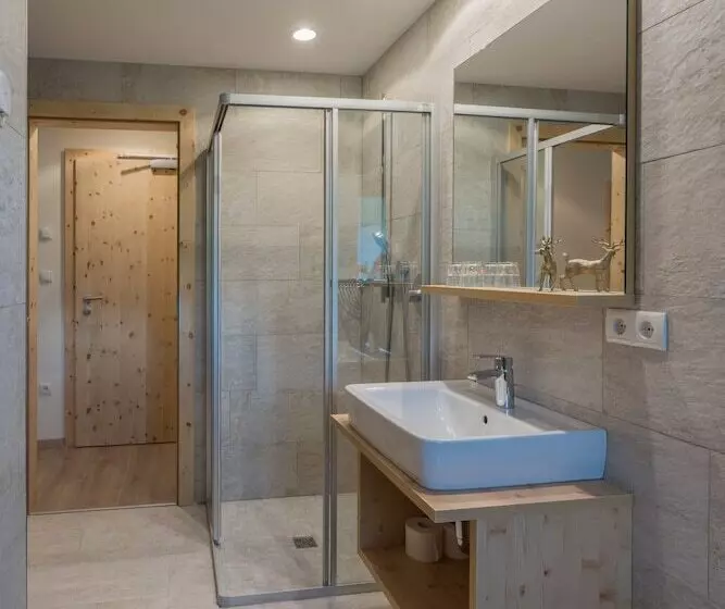 Отель Alpenrast