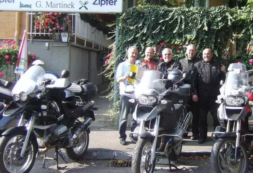 ホテル Gasthof Martinek