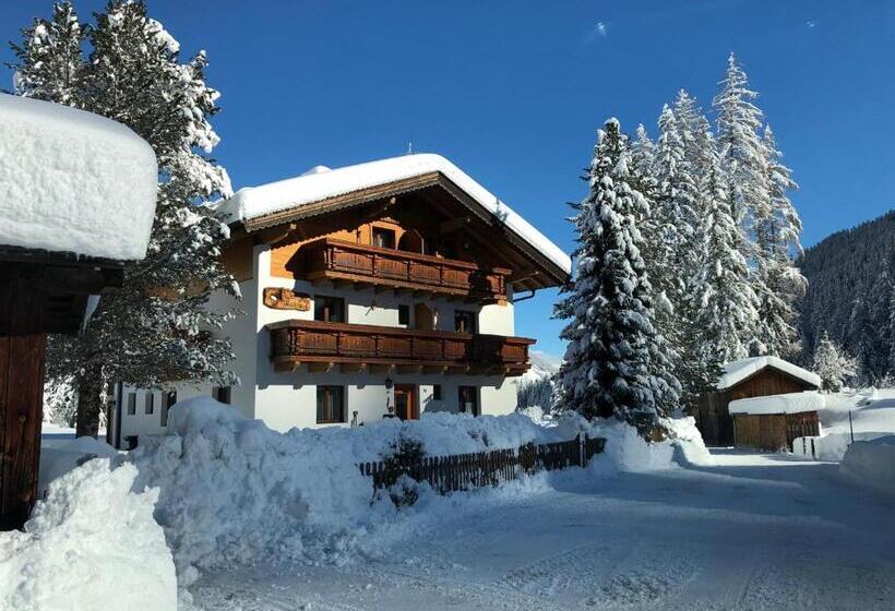 ホテル Haus Waltraud