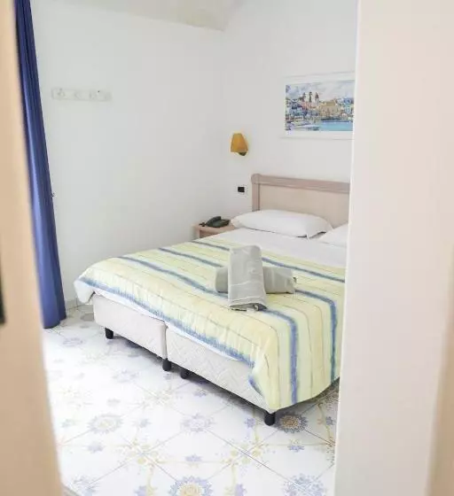 هتل Terme Oriente Beach & Spa