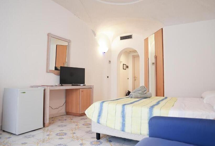 هتل Terme Oriente Beach & Spa