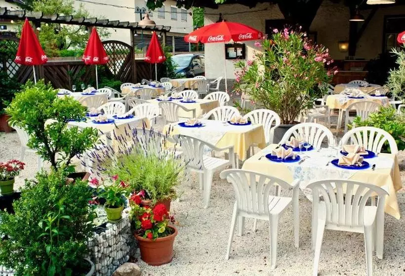 Отель Velden Bacherlwirt