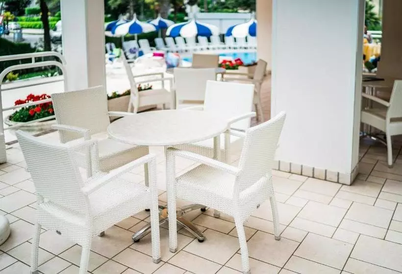 هتل Ambassador Meuble