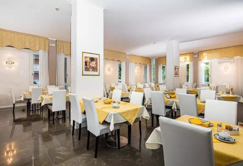 هتل Ambassador Meuble