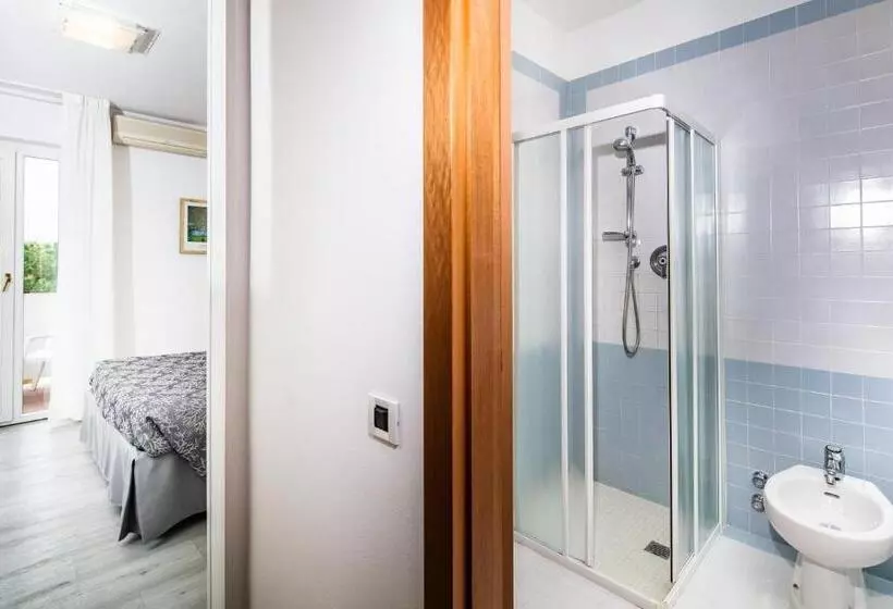 هتل Ambassador Meuble