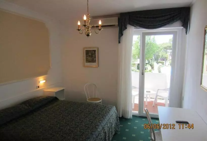 هتل Ambassador Meuble