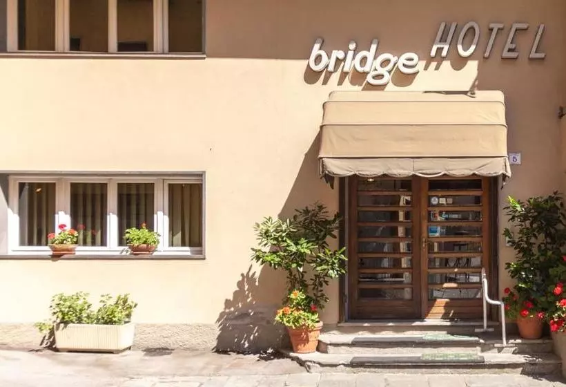 Hotel Bridge