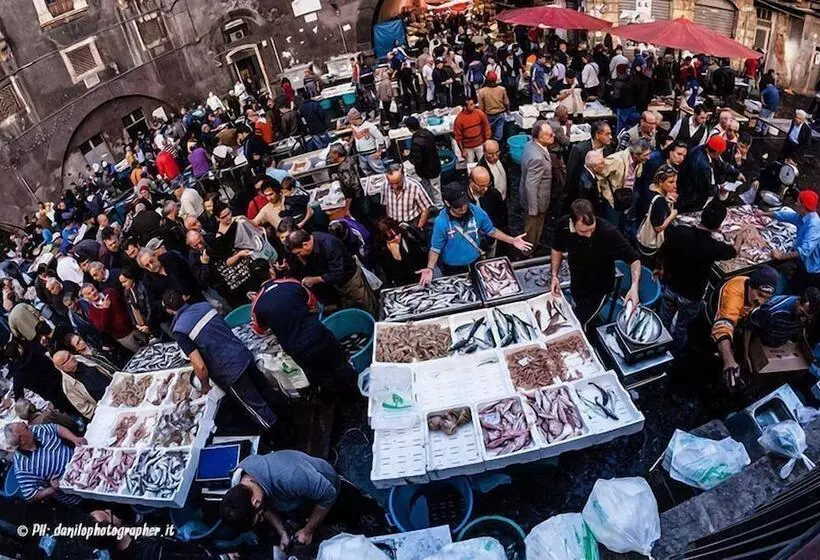 Hotelli Catania Crossing B&b  Rooms & Comforts