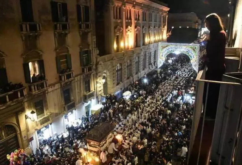 Hotelli Catania Crossing B&b  Rooms & Comforts