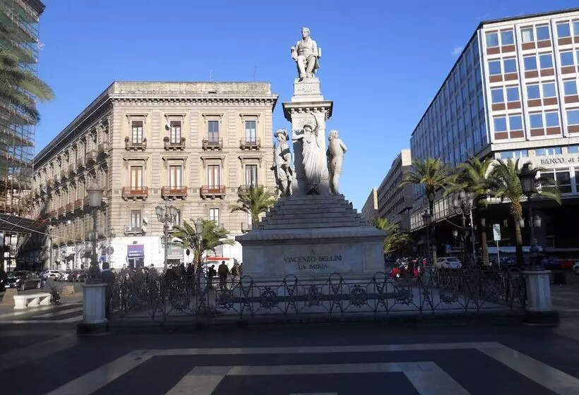 Hotelli Catania Crossing B&b  Rooms & Comforts