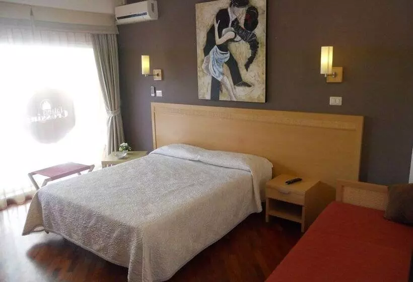 Hotelli Catania Crossing B&b  Rooms & Comforts