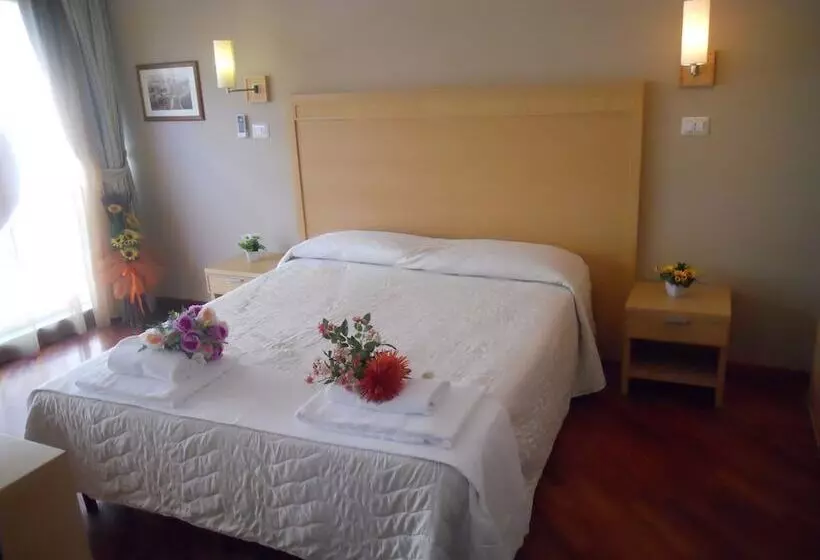 Hotelli Catania Crossing B&b  Rooms & Comforts
