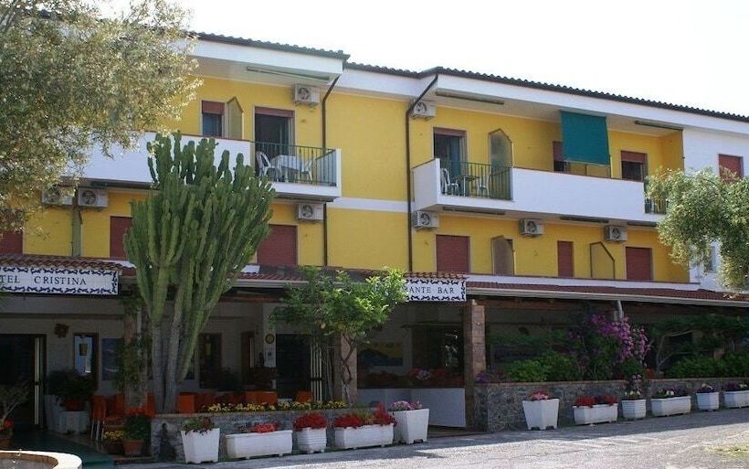 فندق Cristina