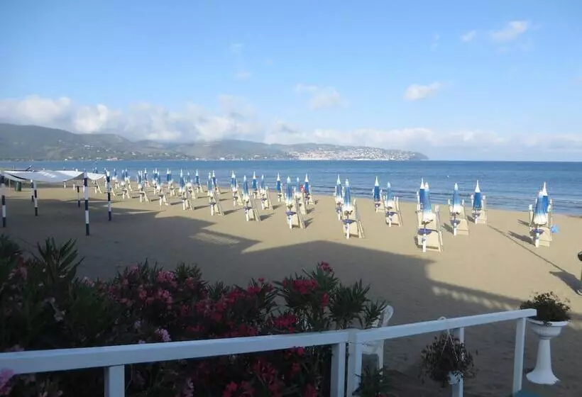 בית מלון כפרי Il Lido