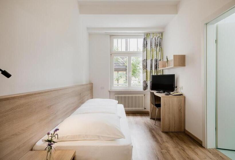 בית מלון כפרי Kolping