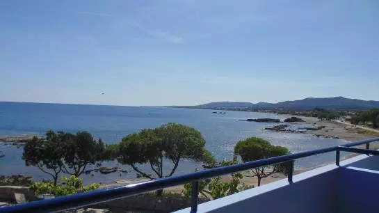 Отель Paraktio Beach