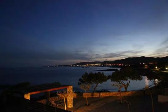 Отель Paraktio Beach