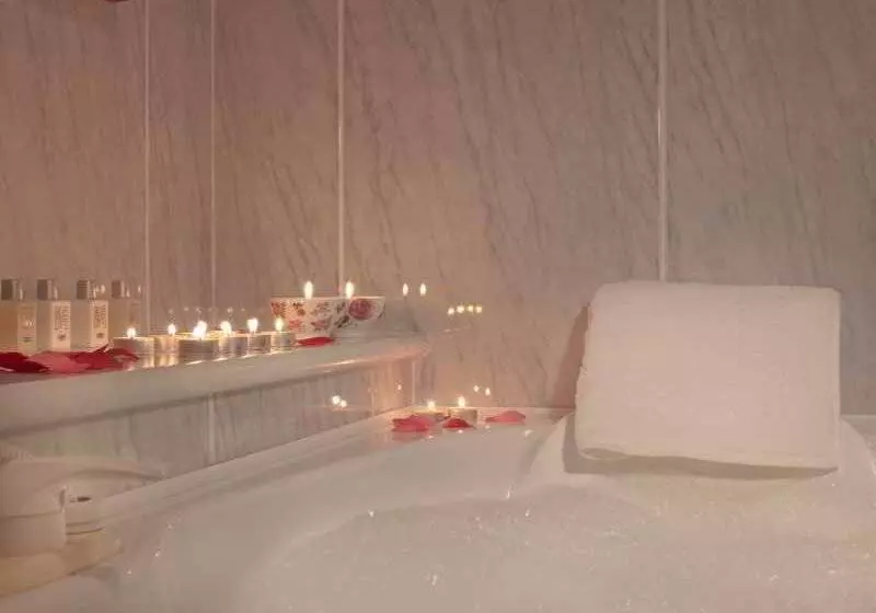 Отель Relais La Corte Di Cloris