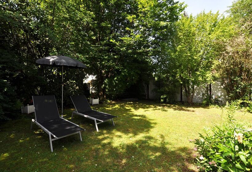 Villa Waldperlach By Blattl