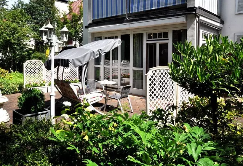 Villa Waldperlach By Blattl