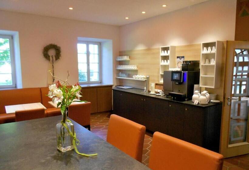 בית מלון כפרי Bildungshaus Neckarelz