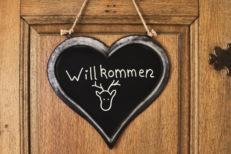 ホテル Gasthaus Hirschenstube & Gastehaus Gehri