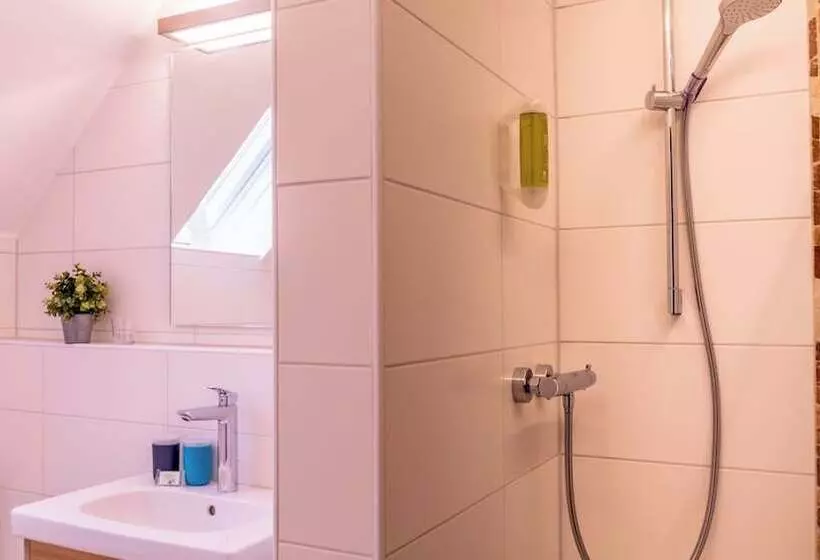 Отель Gasthaus Hirschenstube & Gastehaus Gehri