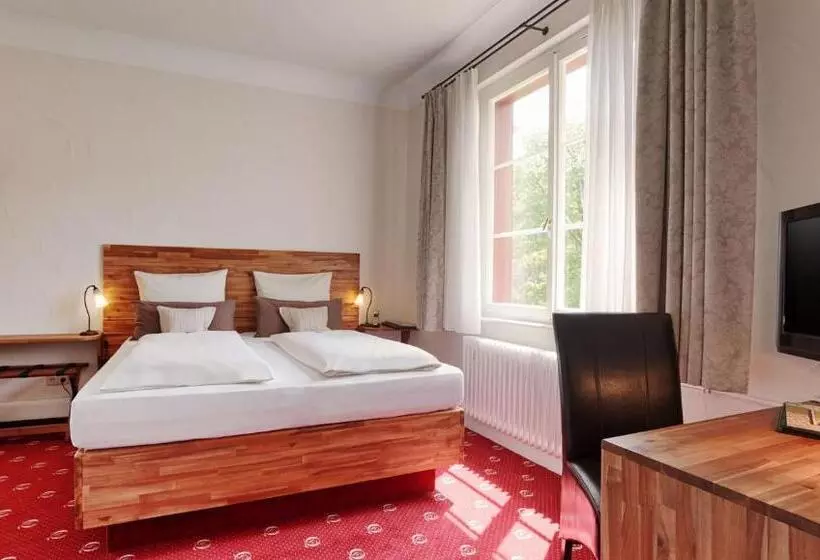 هتل La Quinta Adults Only