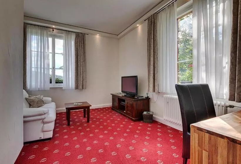 هتل La Quinta Adults Only