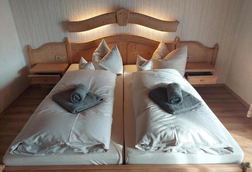 Hotel Pension Eichhorn