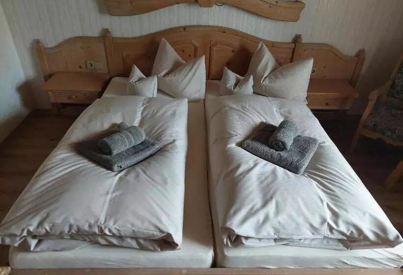 هتل Pension Eichhorn