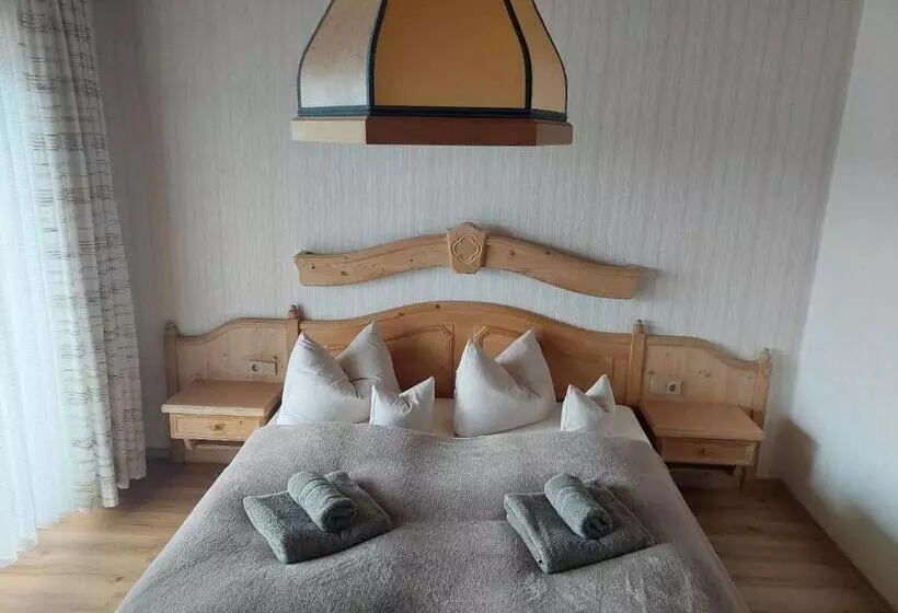 هتل Pension Eichhorn