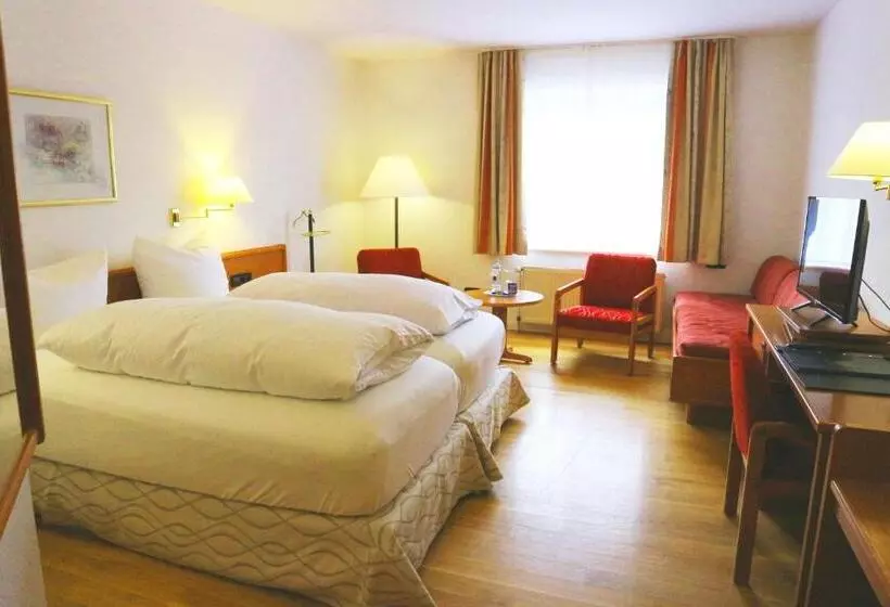 בית מלון כפרי Poker