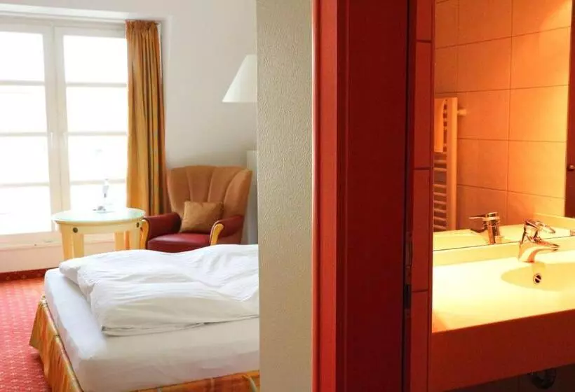 בית מלון כפרי Poker