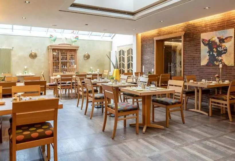 בית מלון כפרי Poker