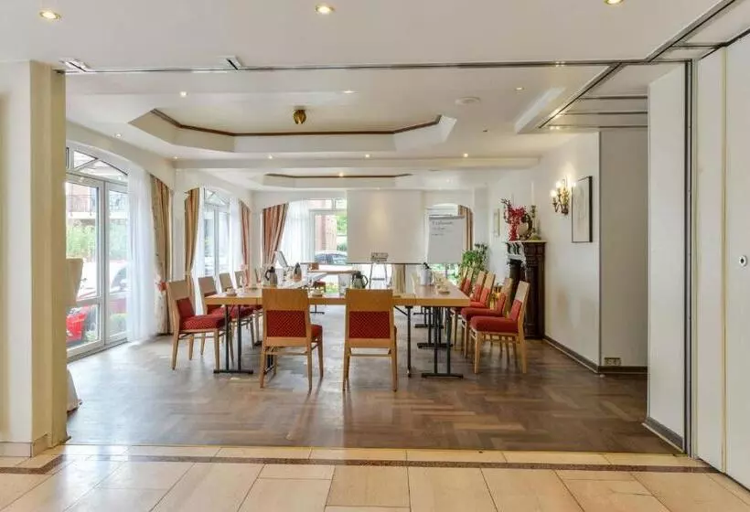 בית מלון כפרי Poker