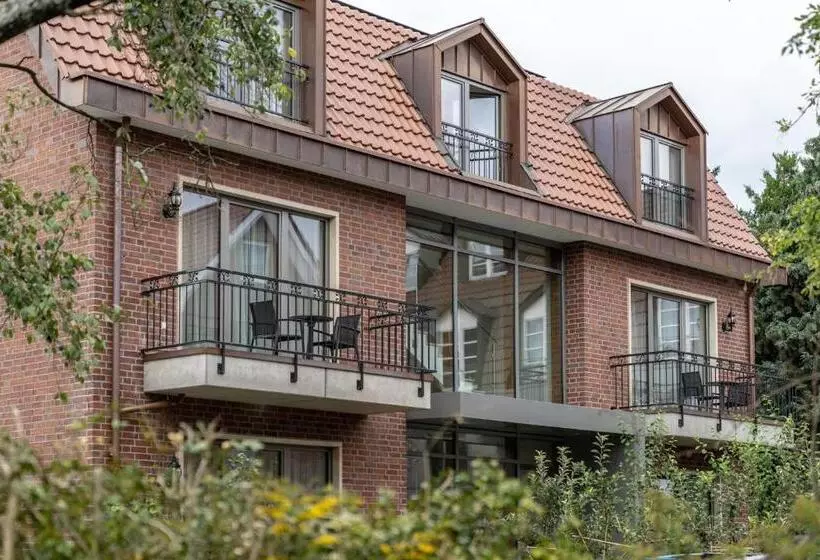 בית מלון כפרי Poker