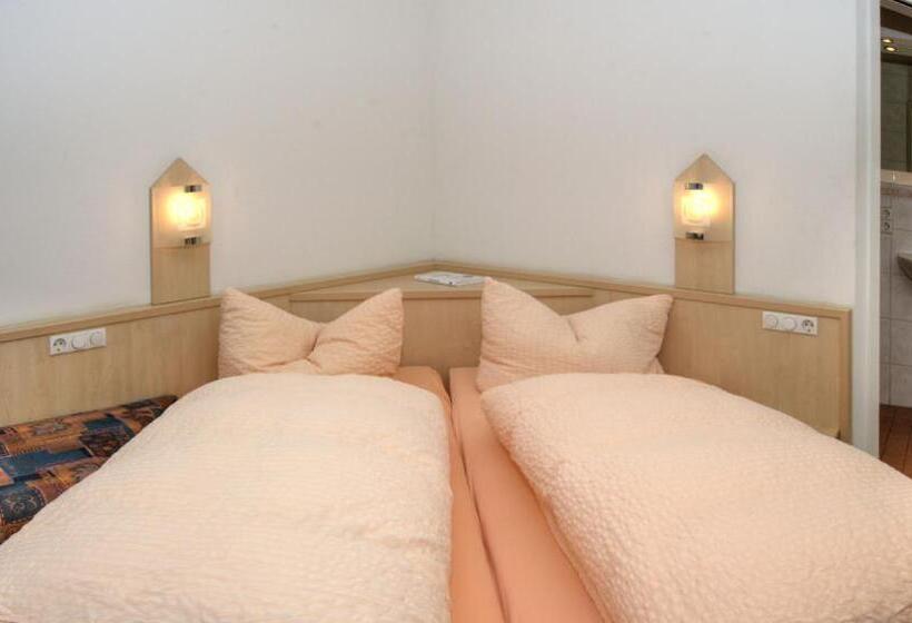 ホテル Restaurant Fallerhof