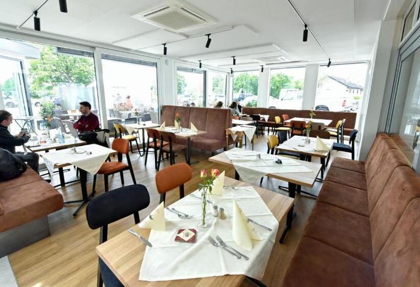 ホテル Restaurant Fallerhof