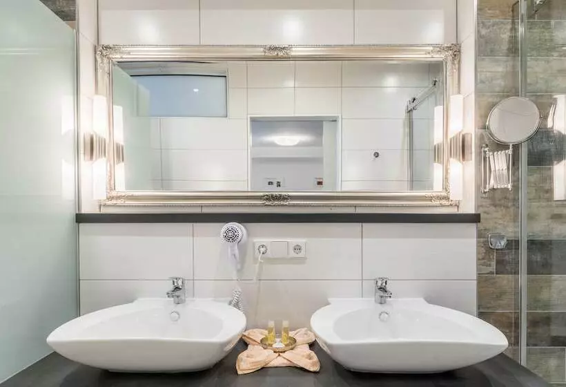 Отель Schöne Aussicht