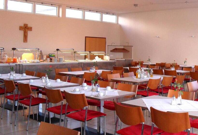 酒店 Tagungshaus Schönenberg