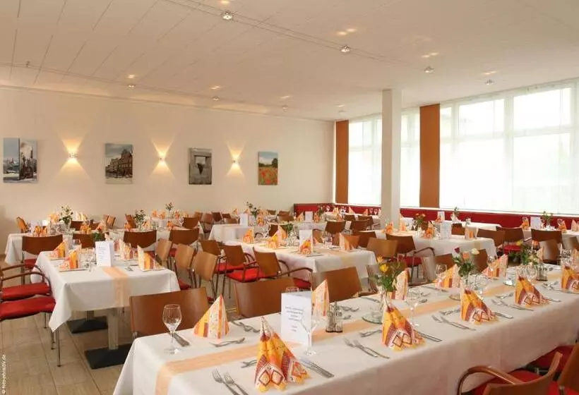 酒店 Tagungshaus Schönenberg