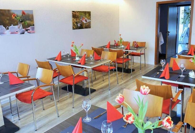 酒店 Tagungshaus Schönenberg