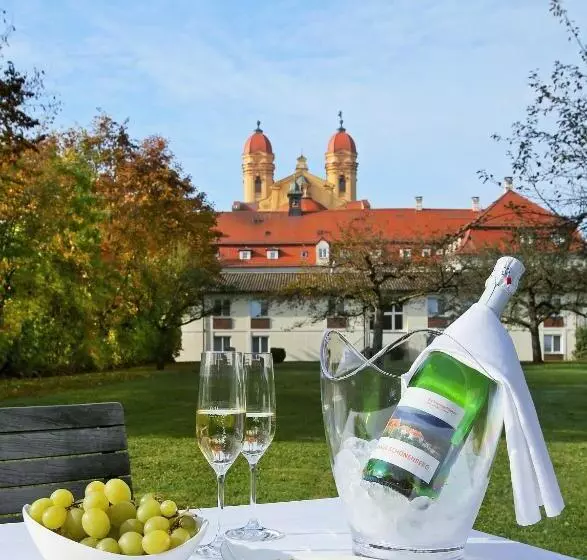 酒店 Tagungshaus Schönenberg