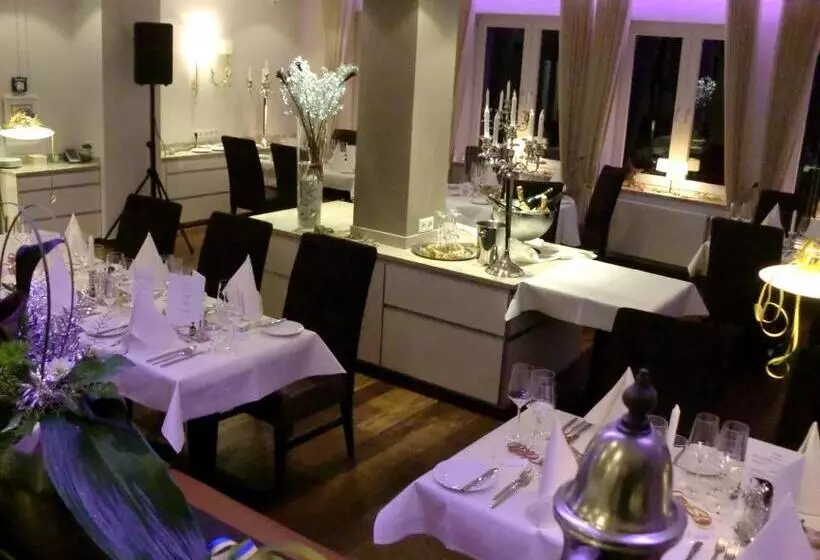 Отель Zu Den Drei Linden