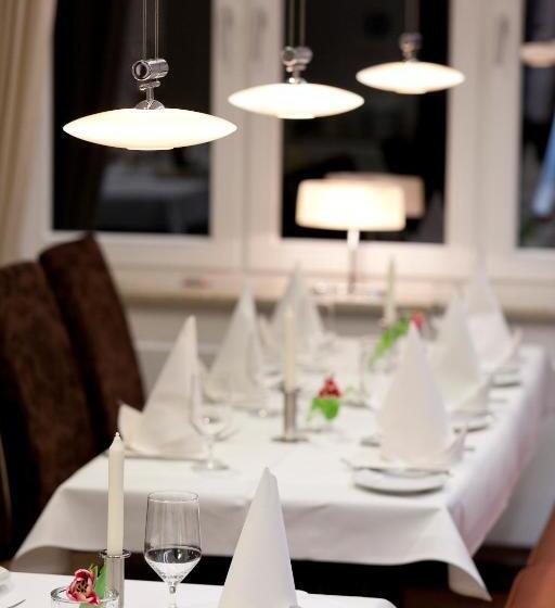 ホテル Zu Den Drei Linden