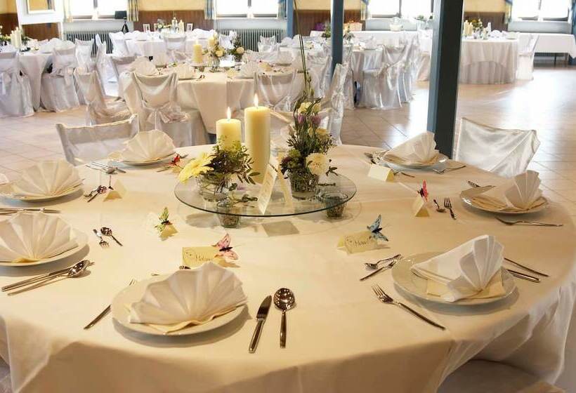 فندق Zum Blauen Hecht