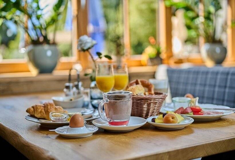 فندق Zum Blauen Hecht